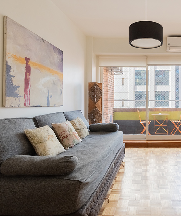 Living comedor del departamento temporario en Belgrano